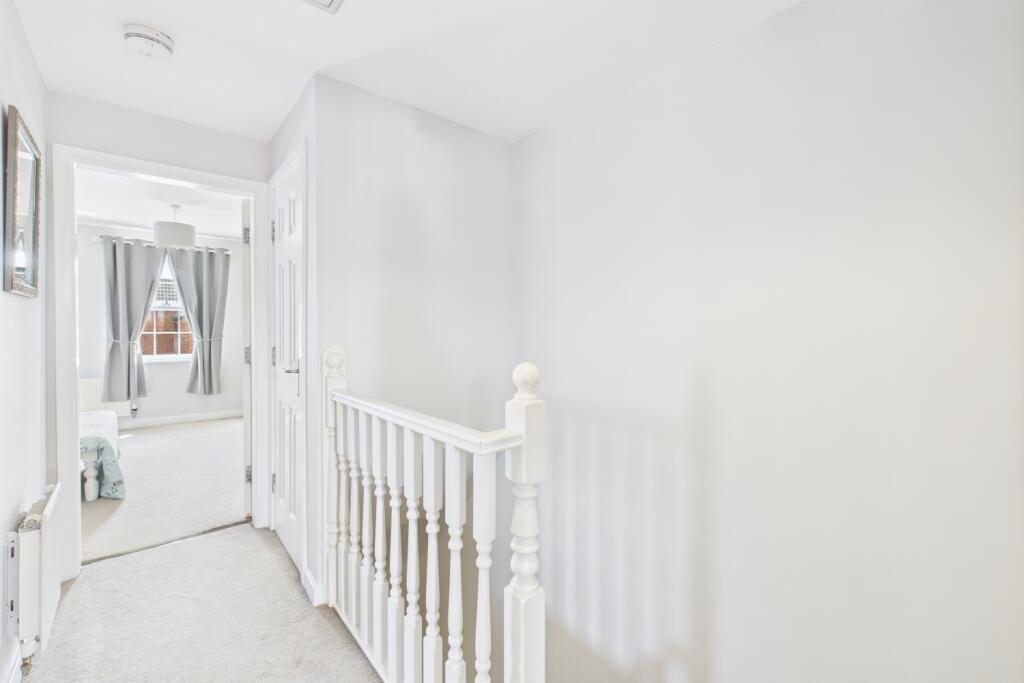 CAM03162G0-PR0289-STILL034