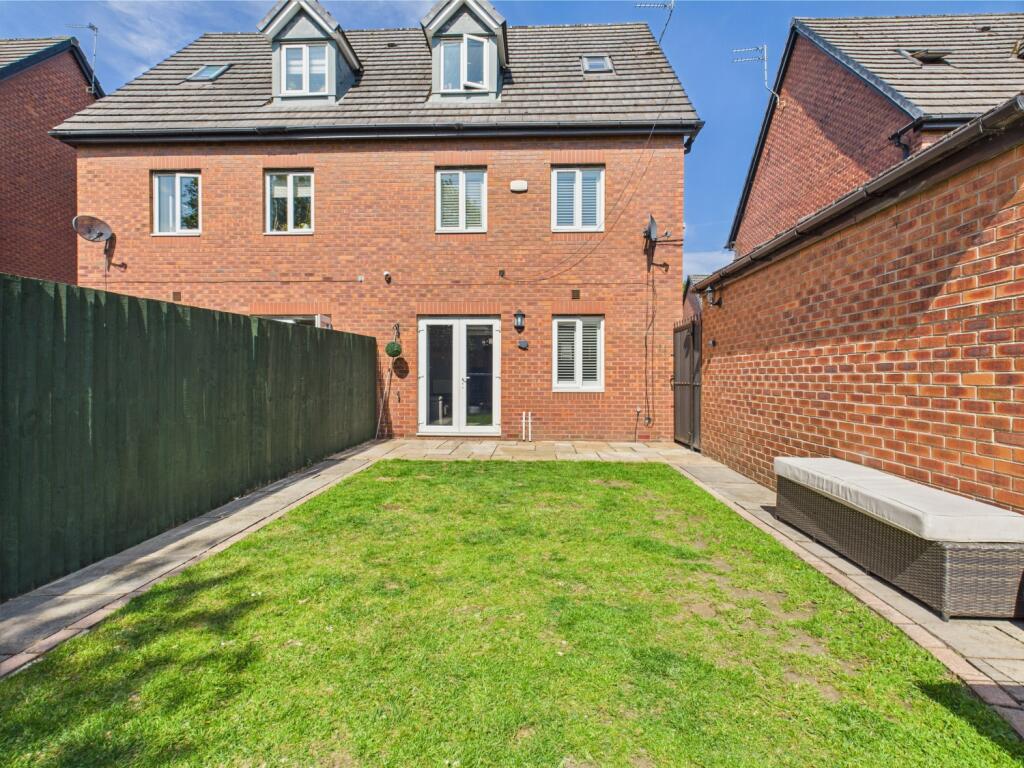 CAM03729G0-PR0041-STILL013