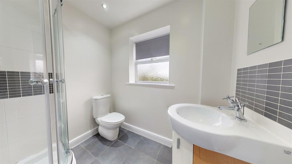 EN SUITE