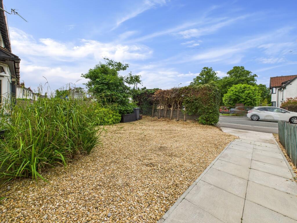 Driveway &amp; Front Entrance