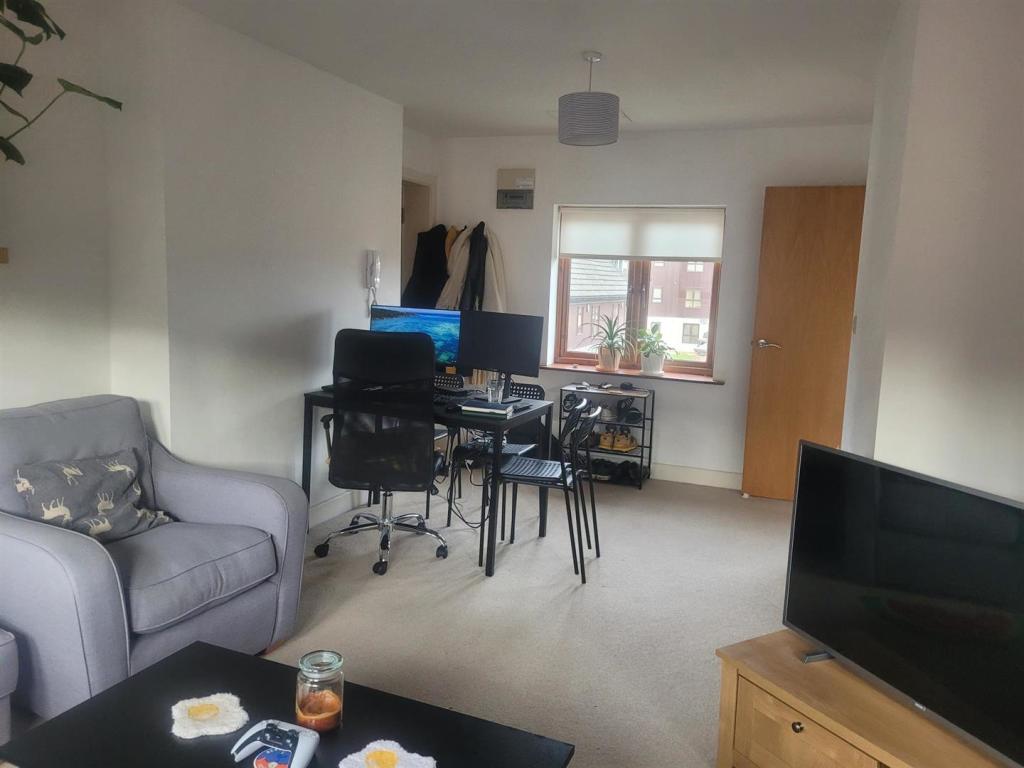 lounge 2.jpg