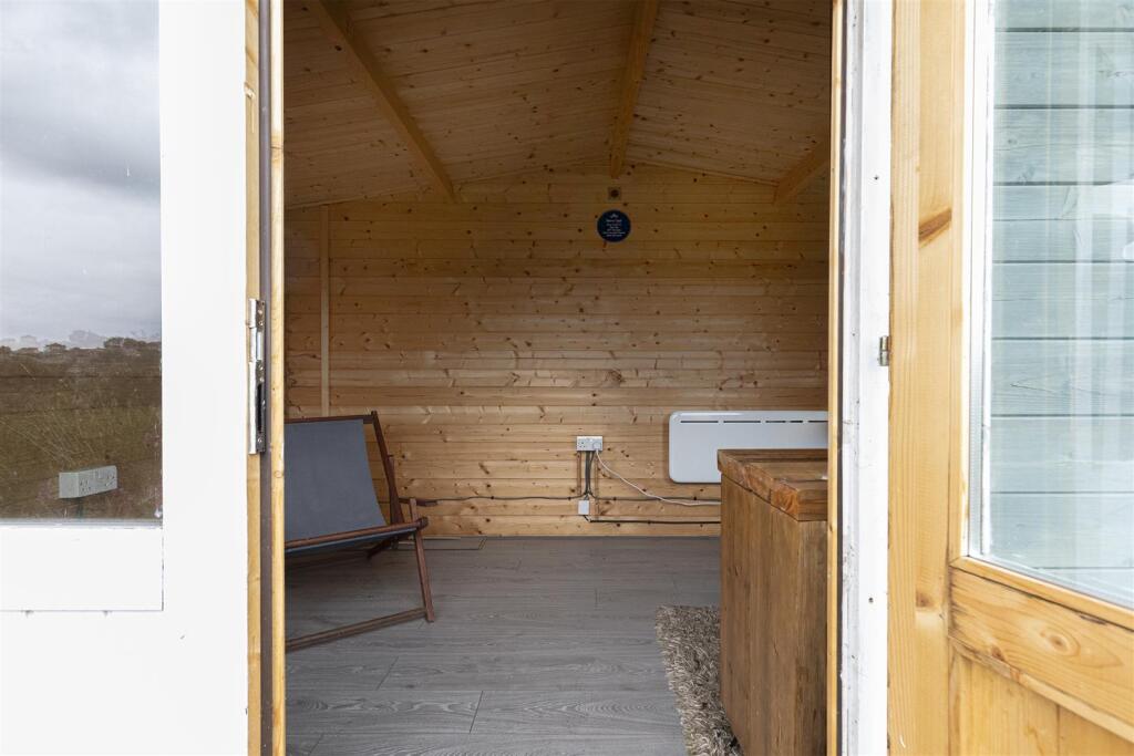 Bramleys Estate Agents - High Crest - Linthwaite (