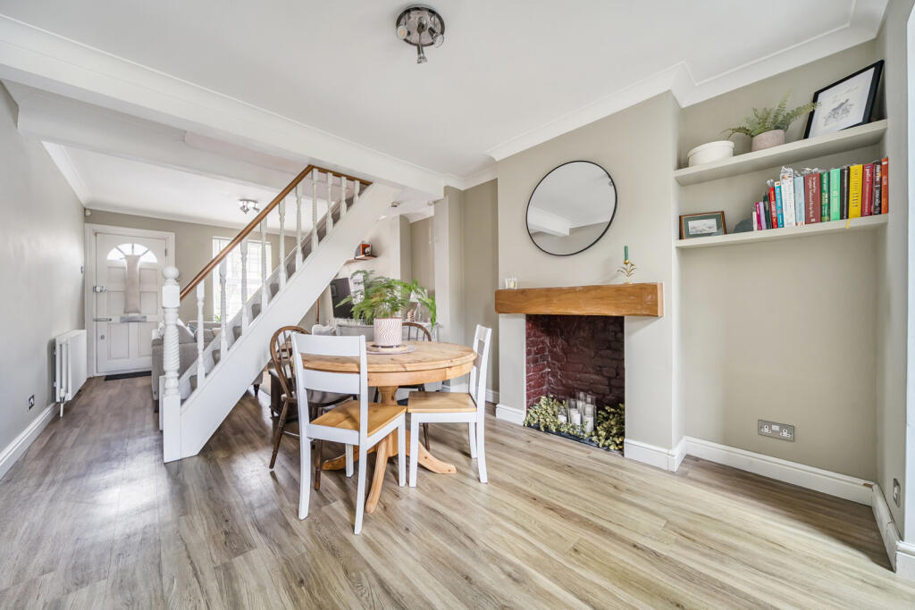 1396218-18-695d2a...