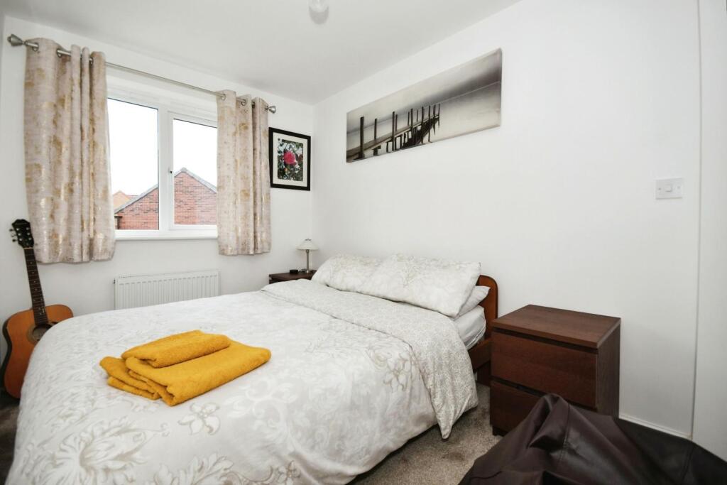 BEDROOM 2 02.jpg