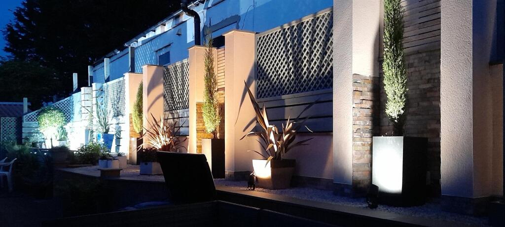 raised top patio_ (002).jpg