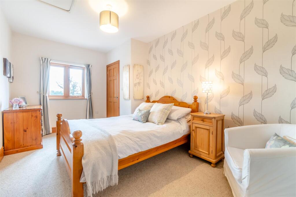 8548843-interior22.jpg