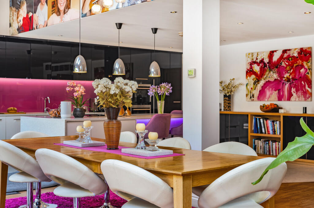 1341163-4-689f322...