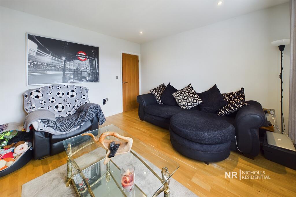 Living Room Extra Photo