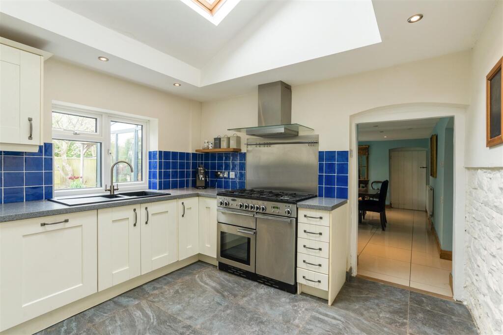 68750_Crofton-Cottage-Bath-Road  (7).jpg