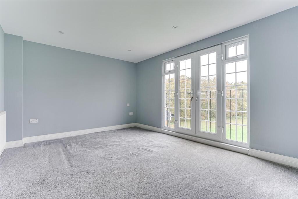 Harmonds Wood Close-5.jpg