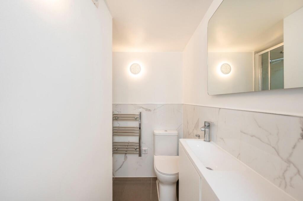 bathroom (2).jpg