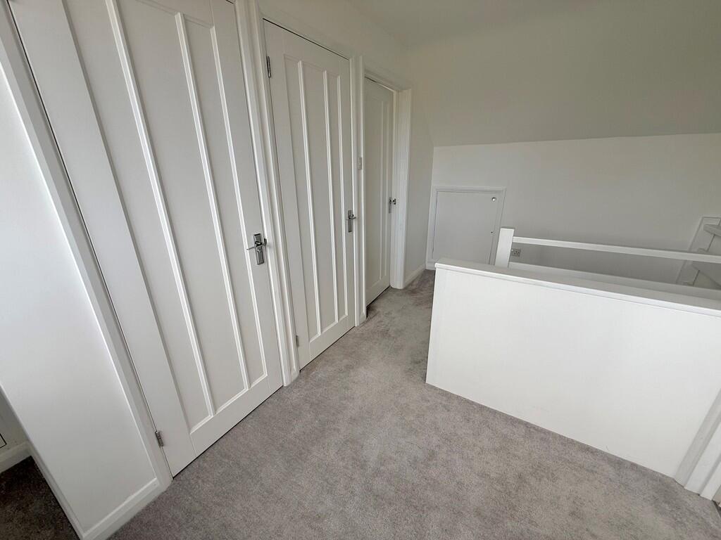 9 Hawke Close Lan...