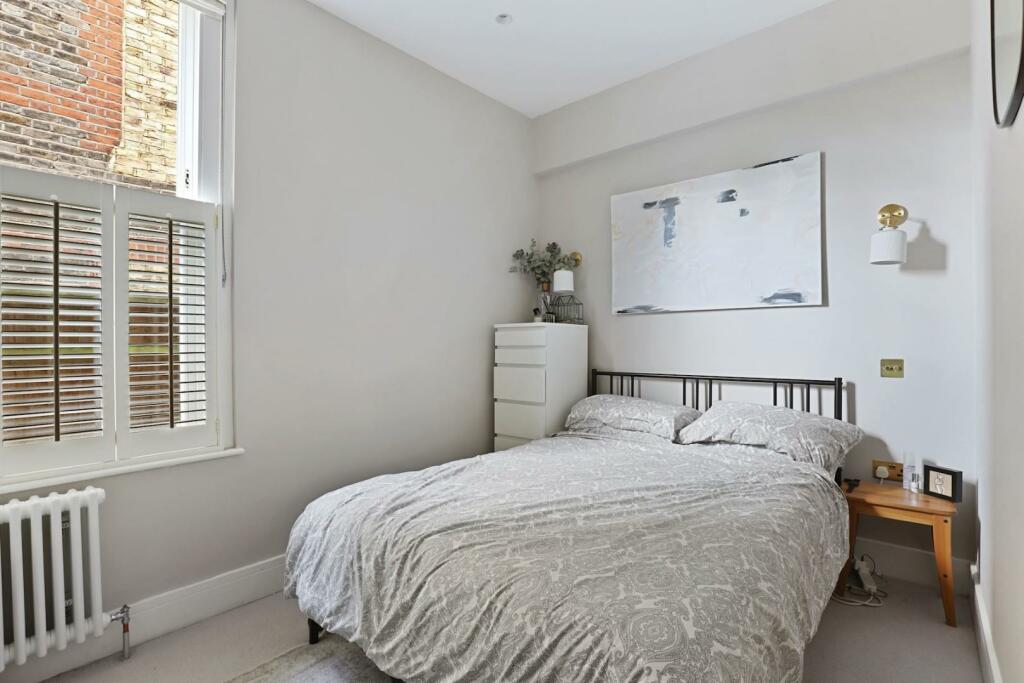 01-69efJHPropWorld - Flat 1, 49 Newlands Park - 3 