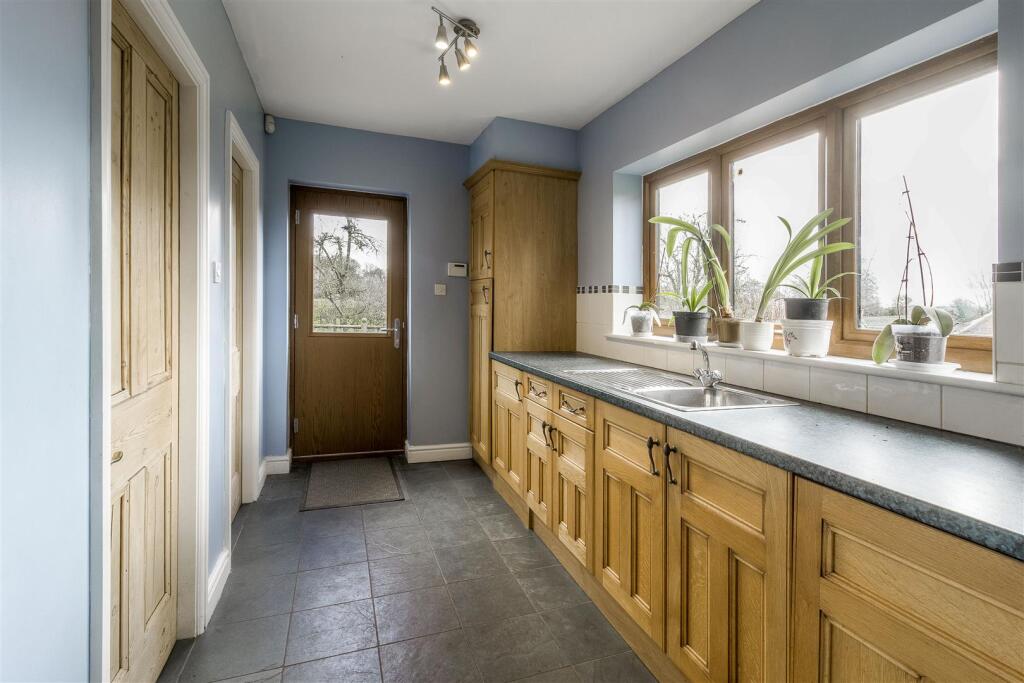 Hipsley Lane, Hurley