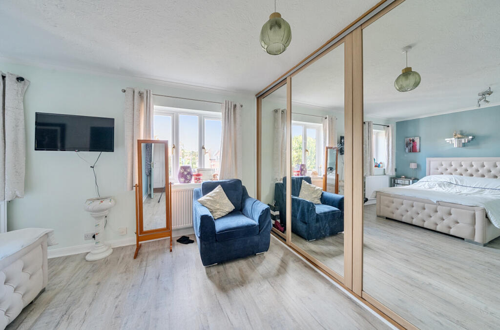 1350858-10-68c819...