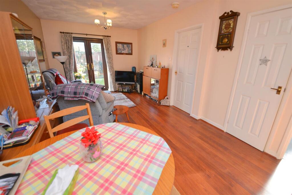 Living Room / Diner