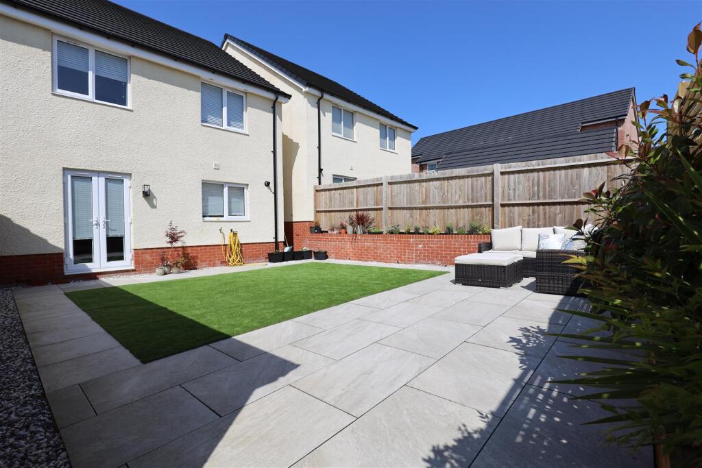 30 Fitz Gdn New 3R5A2894.JPG