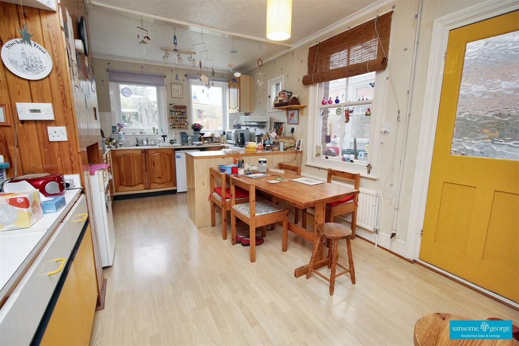 Kitchen/Breakfast Room