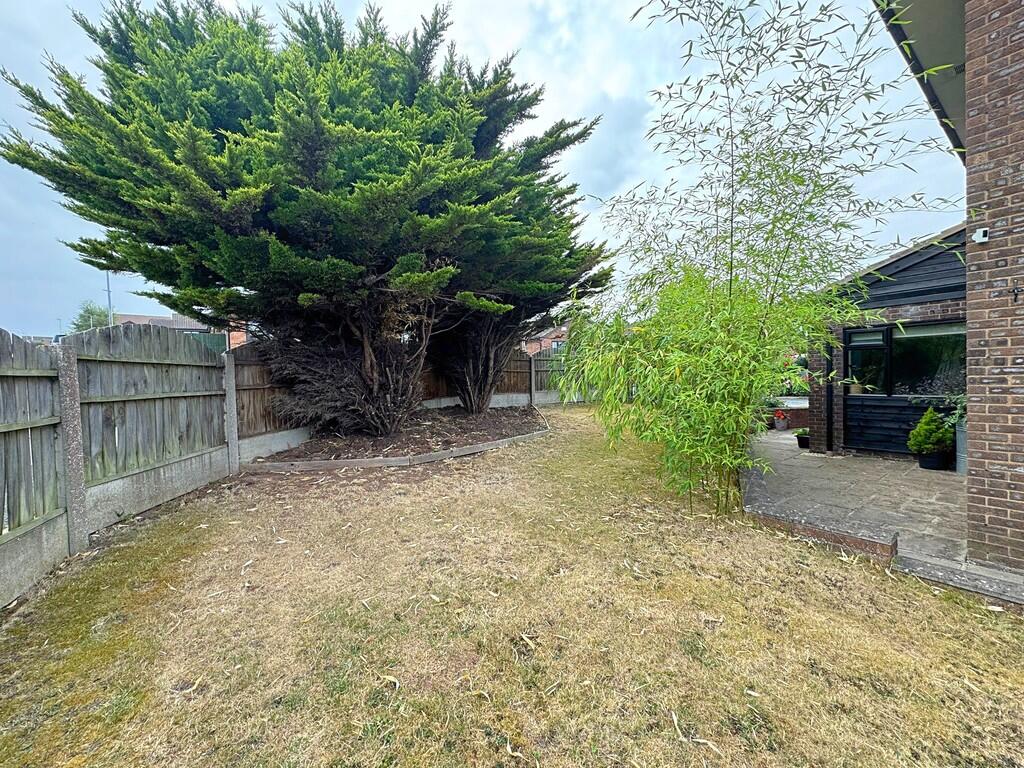 Side Garden alt