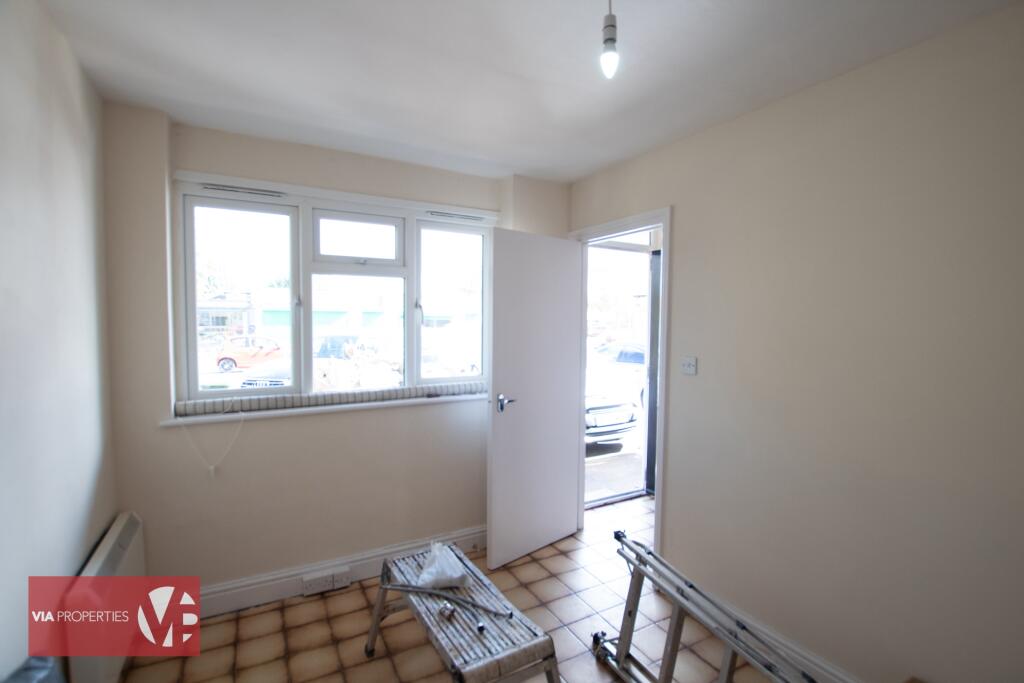 6 Stanstead Road Hoddesdon via properties estate letting commerc