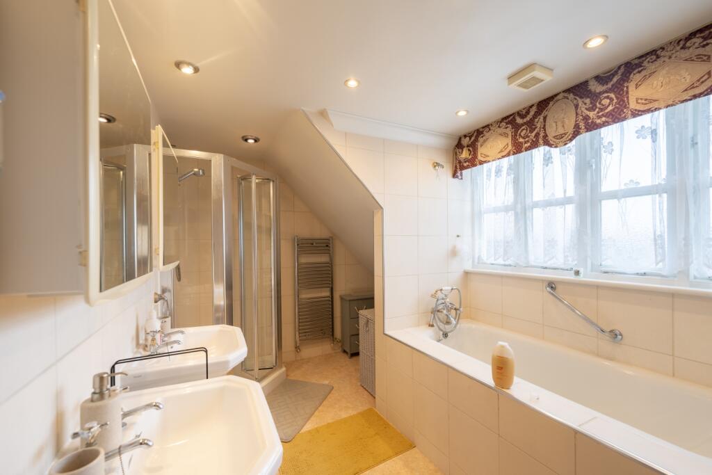 20241119114712 - 74A07625-HDR - 3 the Courts Resho