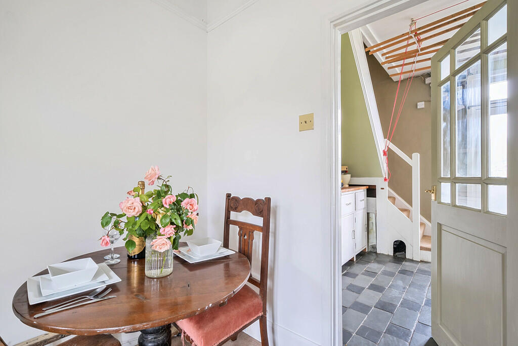 Sitting/Dining Ro...