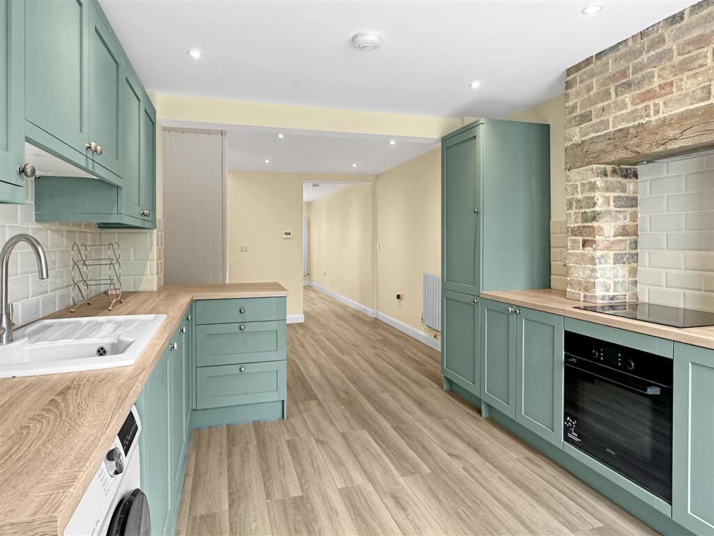 Kitchen (2)