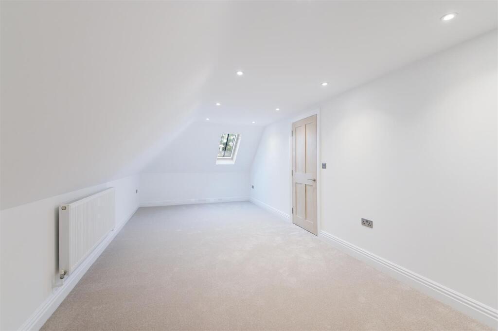 THE AVENUE,13B- (2).jpg