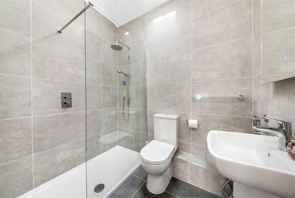 EN-SUITE TO BEDROOM TWO