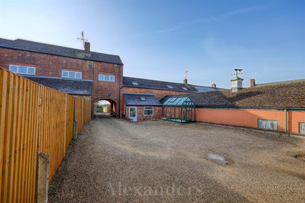 Rainbow Cottage-08.jpg