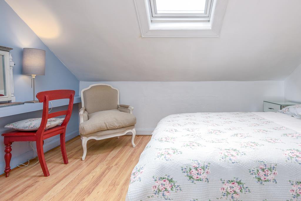 upstairs flat (2 of 7).jpg