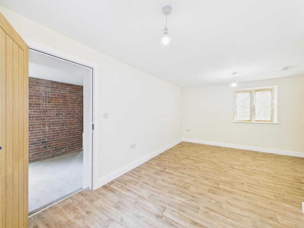 Flexible Room Through To Garages