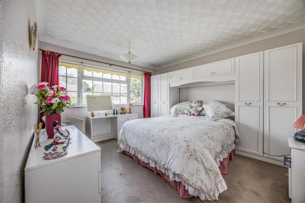 8 Moorgreen Road, Havant-PorticoMarketing-SoldBy-1