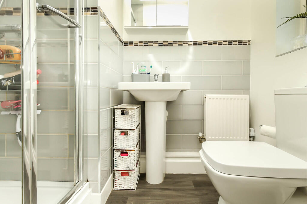 Ensuite Shower Ro...