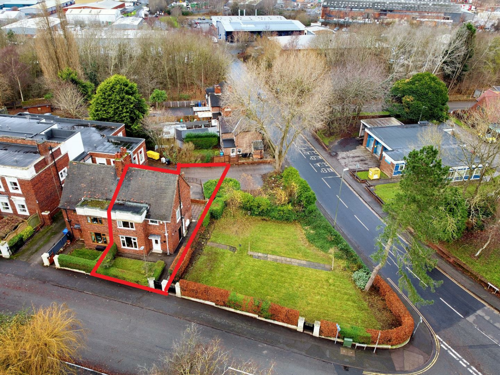 house in red outline.png
