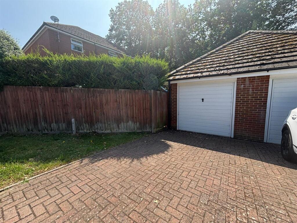 Garage &amp; Parking