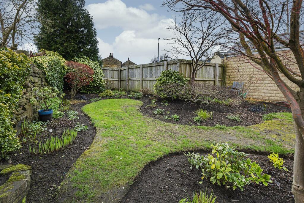 Bramleys Estate Agents - Elland - Oliver Meadows (