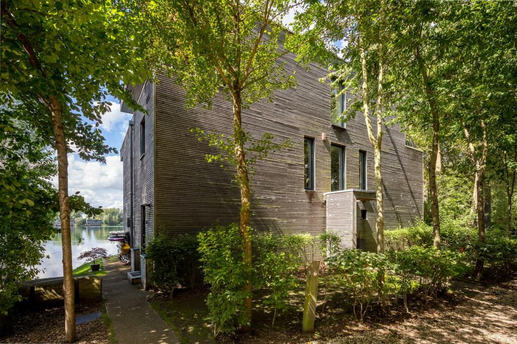 1 - 19 Longcross Causeway - GL7 3DT - Web.jpg