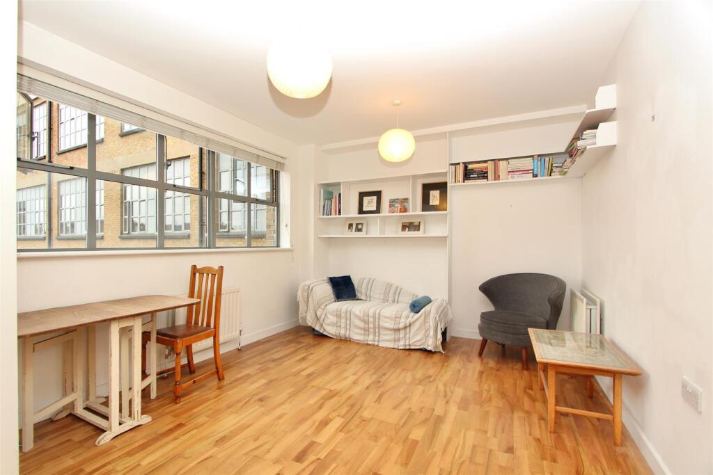 Somerford Grove, N16