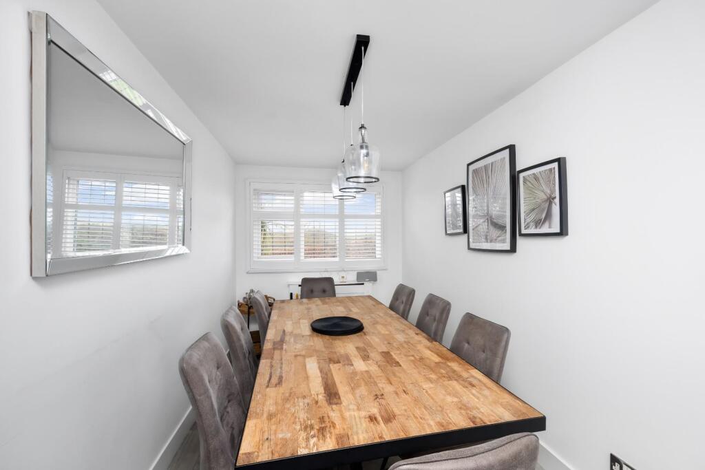 King George VI Drive 11-007.jpg