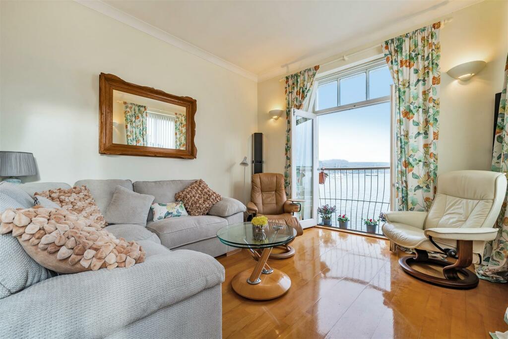 Living Area.jpg