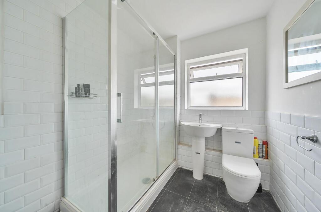 Davidson Frost-Wellings, DFW, Woodcroft, Shower ro