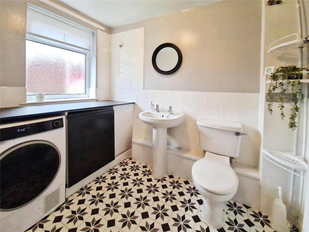 Ensuite/Utility Room