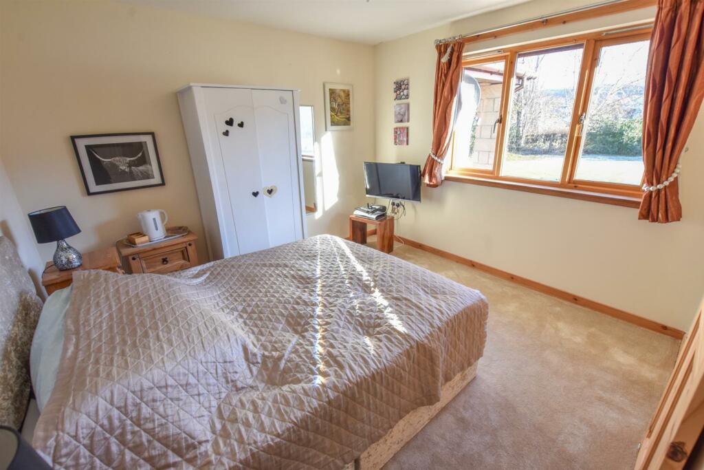 BEDROOM TWO-2.jpg