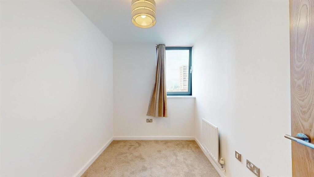 tow bed to let- Barrain London