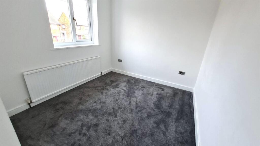 Bedroom 1 - 20220416_192234 (Copy).jpg