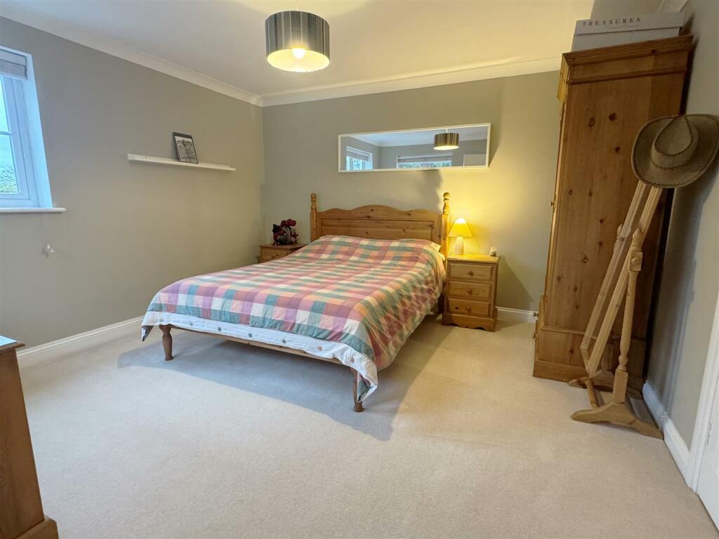 Bed 1.JPG