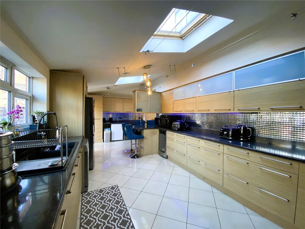 Kitchen (2)