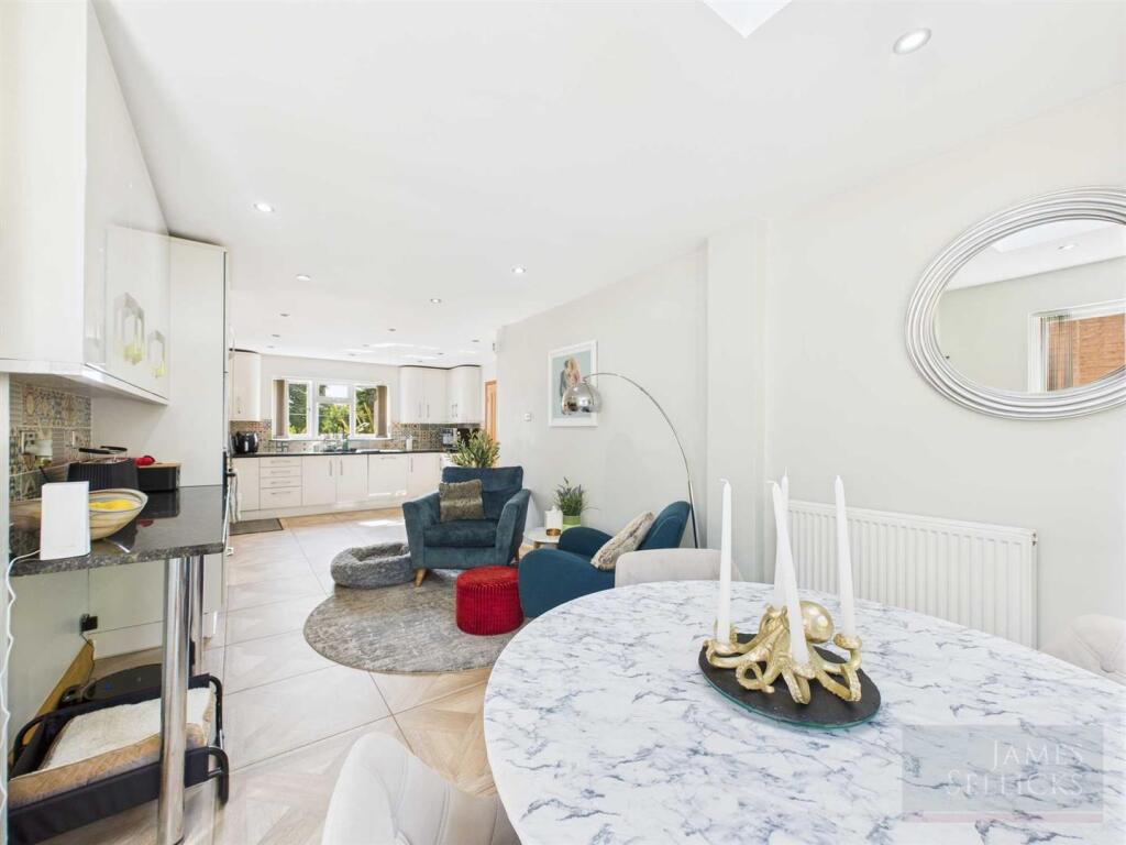 Open Plan Living Dining Kitchen