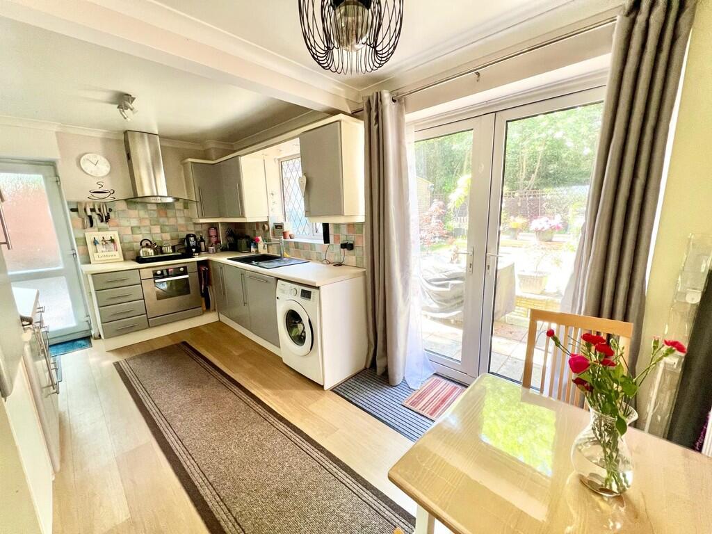 IMG-20250508-WA00...